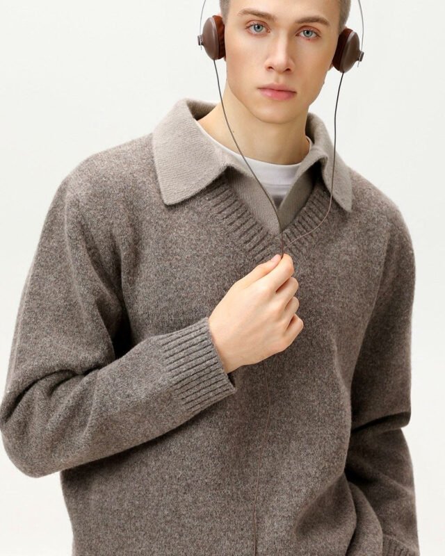 Collared V-Neck Knit Jumper | Vivotee